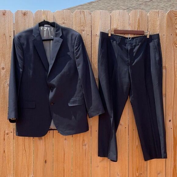 🔥 Take 50% OFF- J. Ferrar Slim Fit 2pcs Men’s Suit, Jacket 44R / Pant 36X30 - Picture 2 of 16